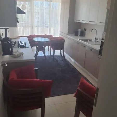 Luxury House בורסה