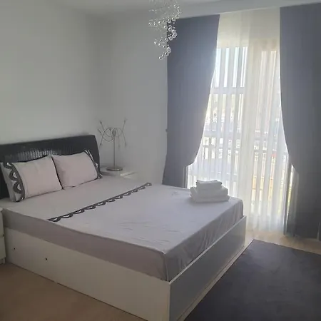 Luxury House דירה